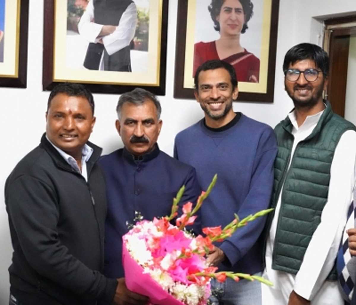 हिमाचल प्रदेश के नवनियुक्त मुख्यमंत्री सुक्खू का भारतीय युवा कांग्रेस द्वारा अभिनंदन व स्वागत किया गया